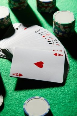 Professional live dealer at suhu slot Colok Macau studio